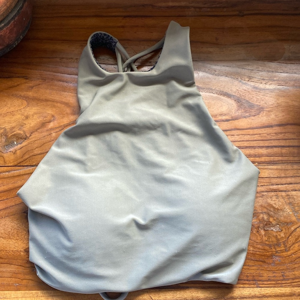 Acacia Swim Top Size medium